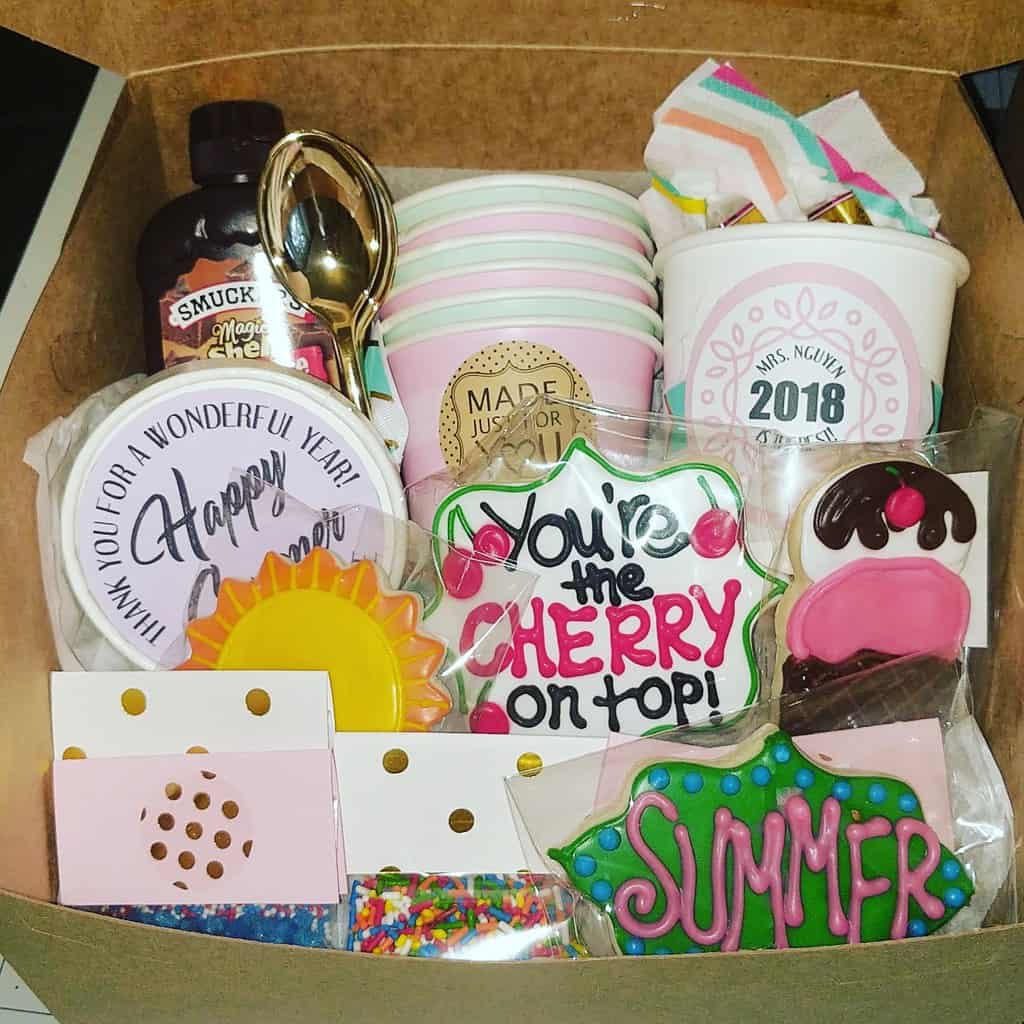 teacher gift idea - Everything but the ice cream - iseestarsquilting