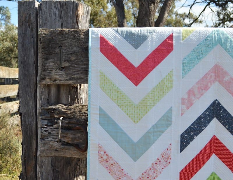 14 FREE Spring Themed Quilt Patterns!I Heart Spring time so much! All the colors in nature make for the happiest quilts! Quilt away those winter blues!